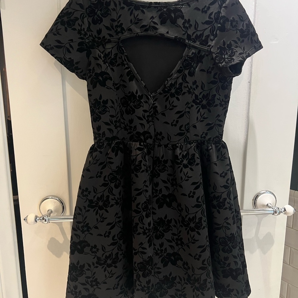 One Heart Clothing Black Dress - Picture 2 of 6